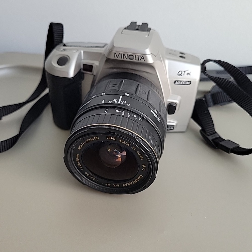 Minolta QTsi Maxxum 35MM SLR Film Camera w/ Quantaray MX AF 28-80mm Lens